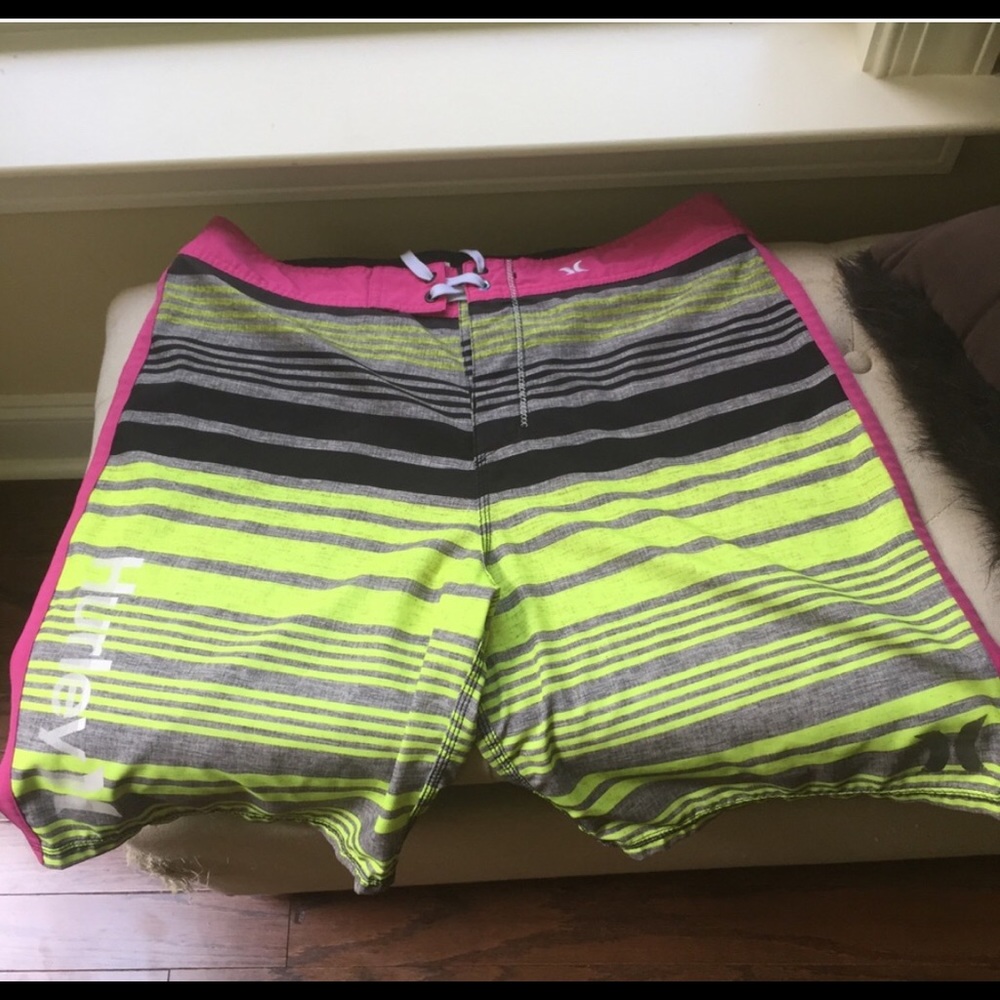 Phantom size 34 board shorts